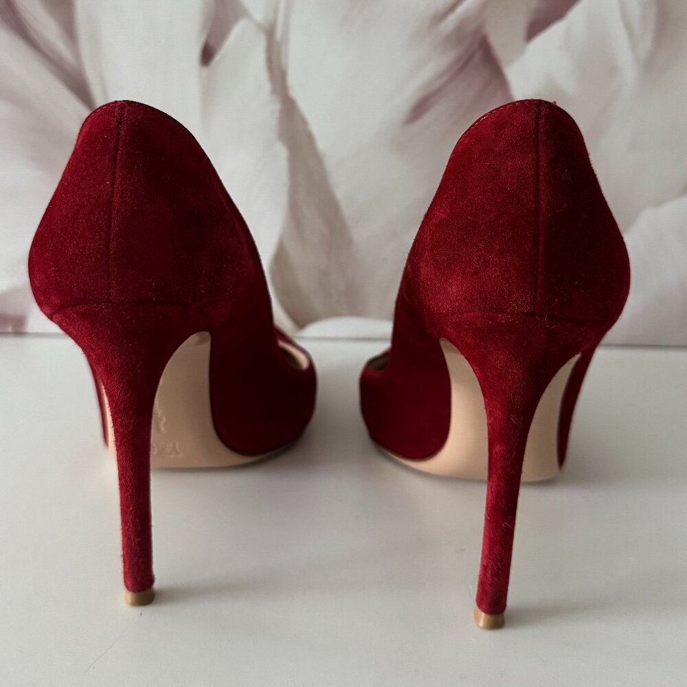 Gianvito Rossi red suede pumps Granate red color